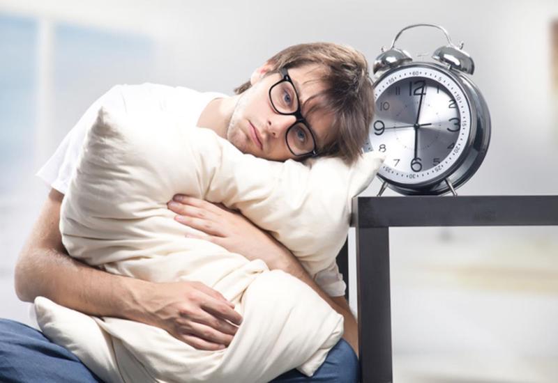 Viêm loét dạ dày - tá tràng thường khiến cho bệnh nhân trằn trọc, mất ngủ