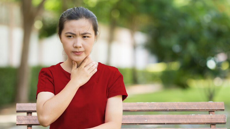 Nổi hạch kèm theo dấu hiệu đau họng kéo dài có thể là dấu hiệu ung thư