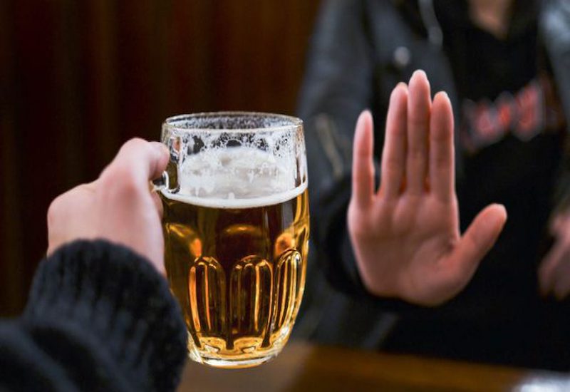 Không uống rượu bia là cách để làm chậm bước tiến của bệnh xơ gan