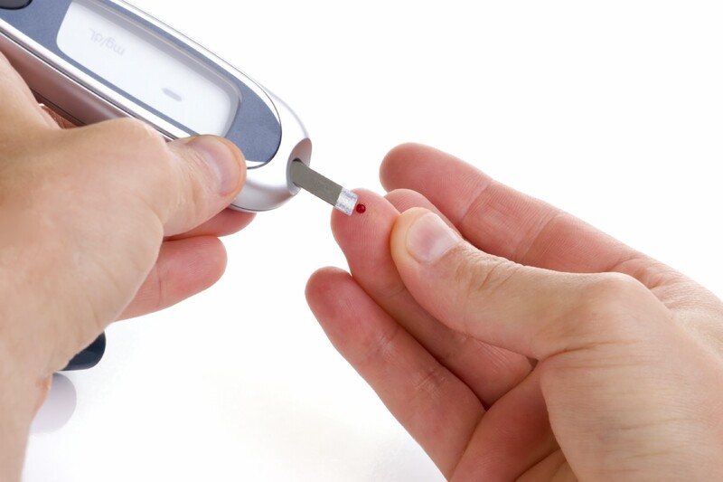 Người bi tiểu đường nên thực hiện xét nghiệm đường huyết tại nhà trong mùa dịch Covid-19