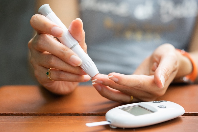 Bạn hoàn toàn có thể xét nghiệm tiểu đường tại nhà đơn giản và nhanh chóng