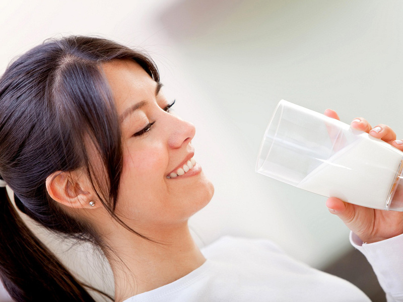 Uống sữa giúp chuyển hóa đường trong máu tốt hơn