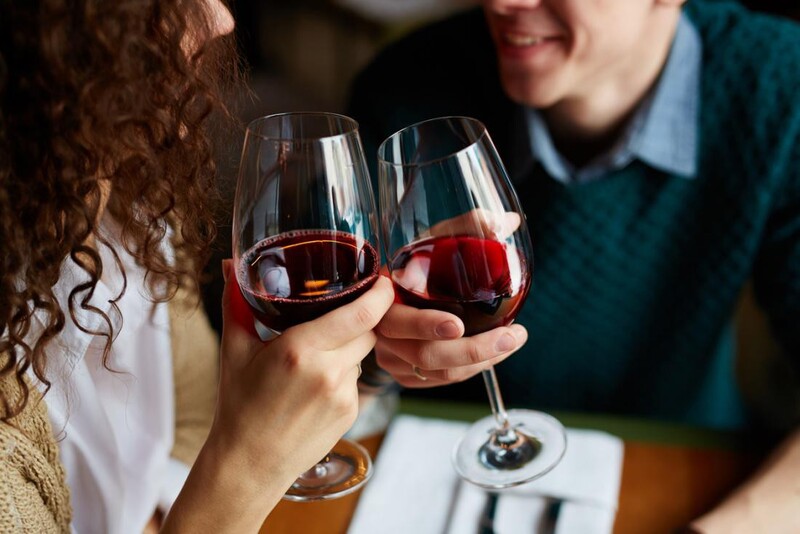 Uống nhiều rượu không tốt cho sức khỏe và làm tăng mỡ máu