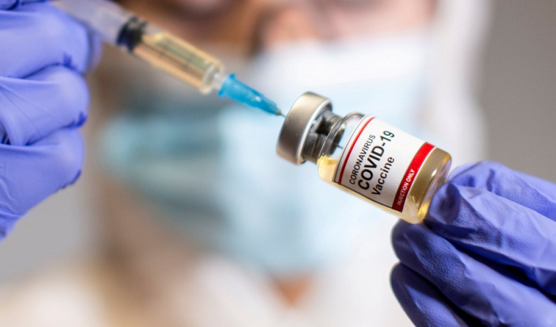 Tiêm vắc xin Covid để chống lại virus SARS-CoV-2 và biến thể của nó