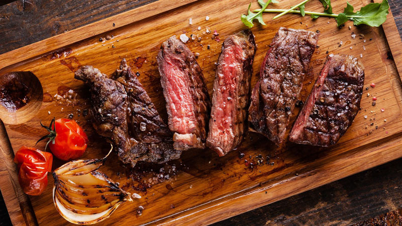 Chỉ số calo trong 100 gram thịt bò dao động khoảng 182 kcal