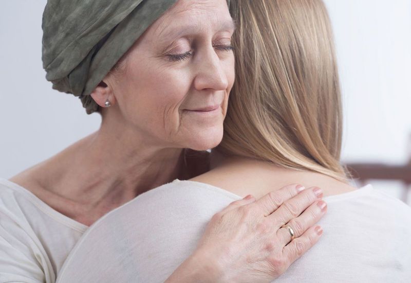 Chăm sóc bệnh nhân ung thư mùa dịch đúng cách sẽ giúp họ cảm thấy thoải mái và an tâm trong việc điều trị bệnh
