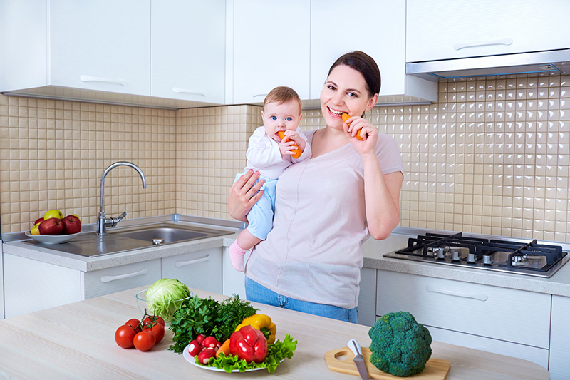 Chế độ dinh dưỡng cho cả mẹ và bé là một trong những yếu tố quyết định đến sự phát triển toàn diện của trẻ