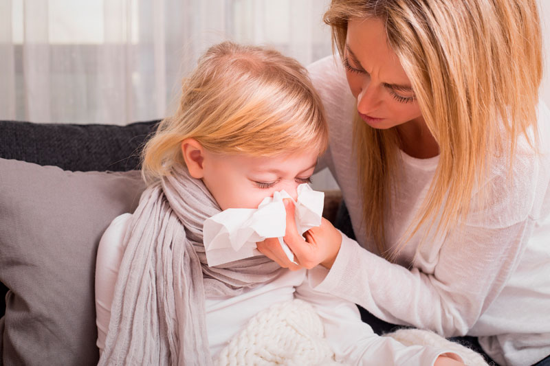 Trẻ bị viêm họng, viêm xoang sẽ dễ gặp tình trạng ho nhiều vào ban đêm