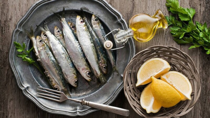 Các loại cá béo chứa hàm lượng HDL cholesterol cao