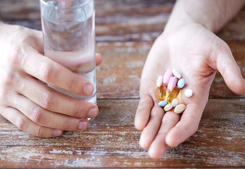 Lạm dụng thuốc kháng sinh có thể gây đau đại tràng