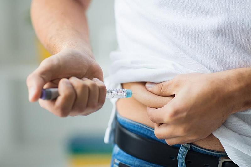 Người bị tiểu đường có thể tiêm Insulin tại bụng để tăng tốc độ hấp thụ vào máu
