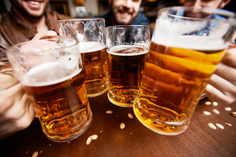 Uống nhiều rượu bia không tốt cho sức khỏe, nhất là bệnh nhân tiểu đường