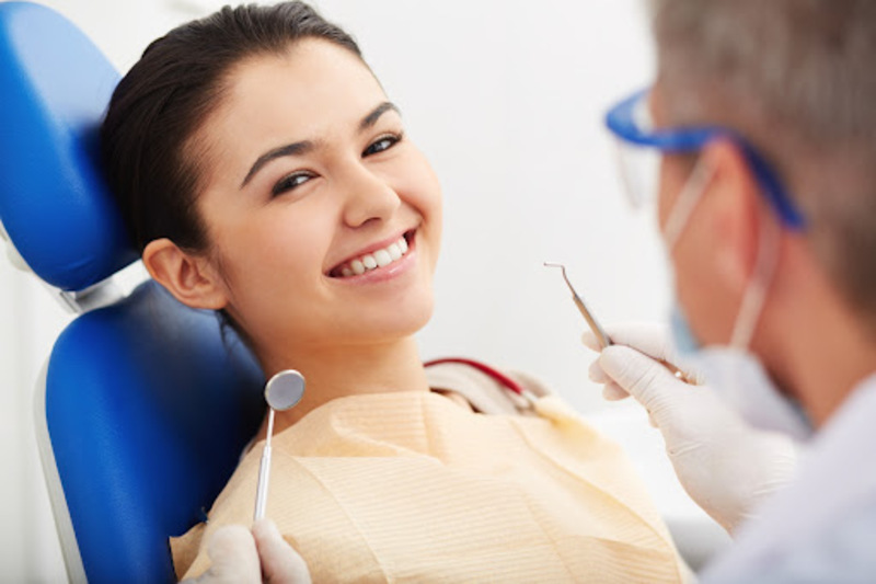 Nên kiểm tra hôi miệng và khám các bệnh lý răng miệng định kỳ