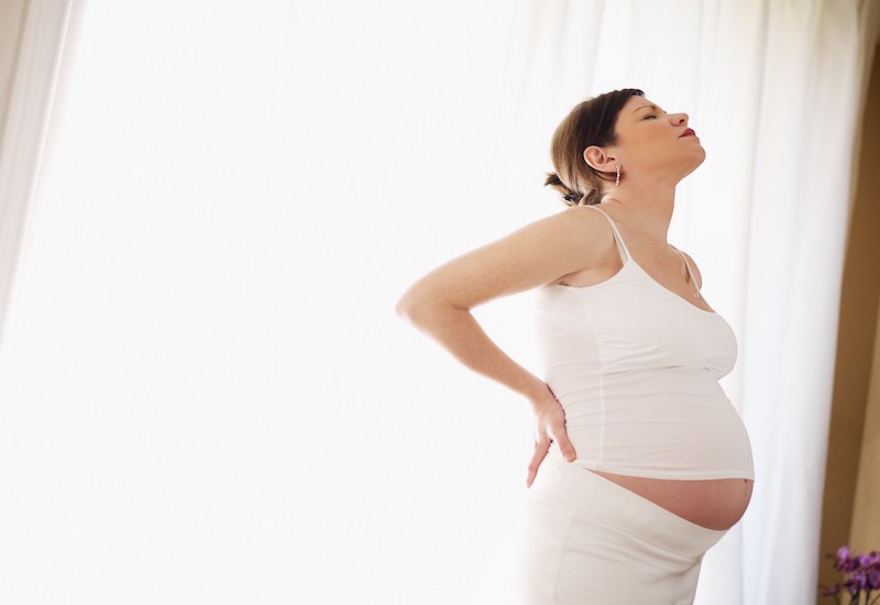 Đau lưng khi mang thai là một sinh lý bình thường của cơ thể