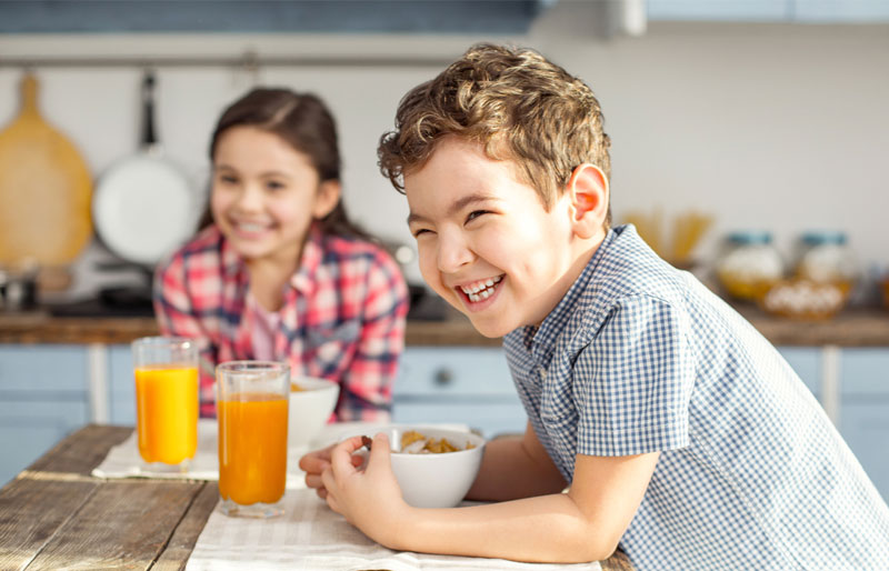 Cha mẹ nên nắm được cách bổ sung vitamin hợp lý cho trẻ