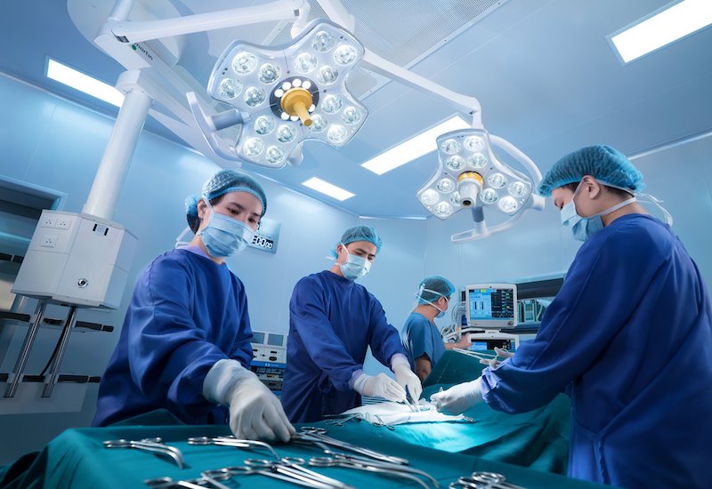 Phẫu thuật là một trong những biện pháp điều trị u tinh hoàn ở nam giới