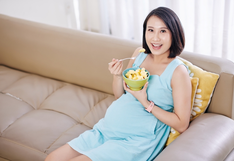 Trong quá trình thai nghén, mẹ bầu nên đảm bảo dinh dưỡng và có một tinh thần thoải mái