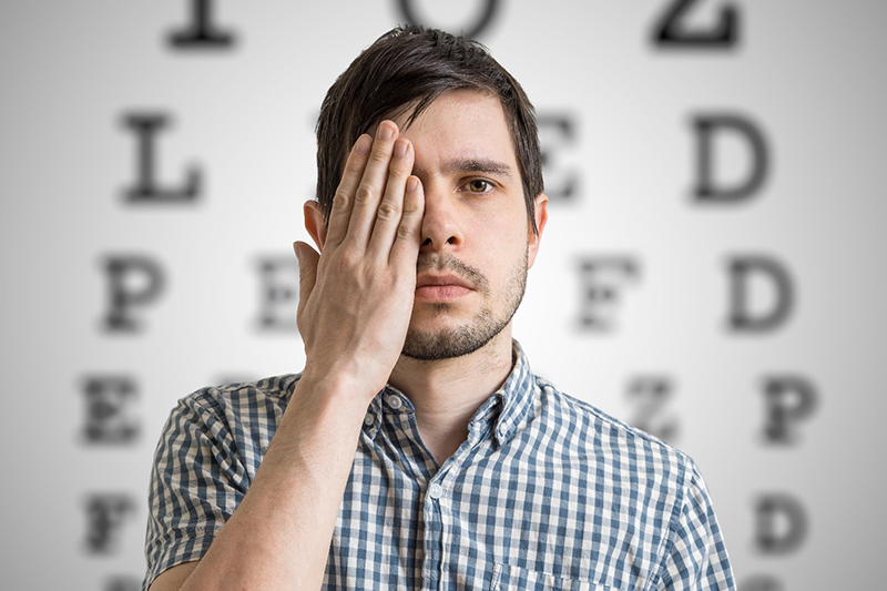 Mắt bị mờ đột ngột là lời cảnh báo về sức khỏe không thể xem thường