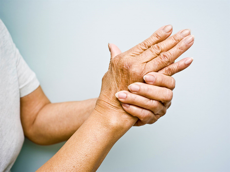 Viêm thoái hóa tại khớp ngón tay là bệnh lý xương khớp phổ biển với người cao tuổi