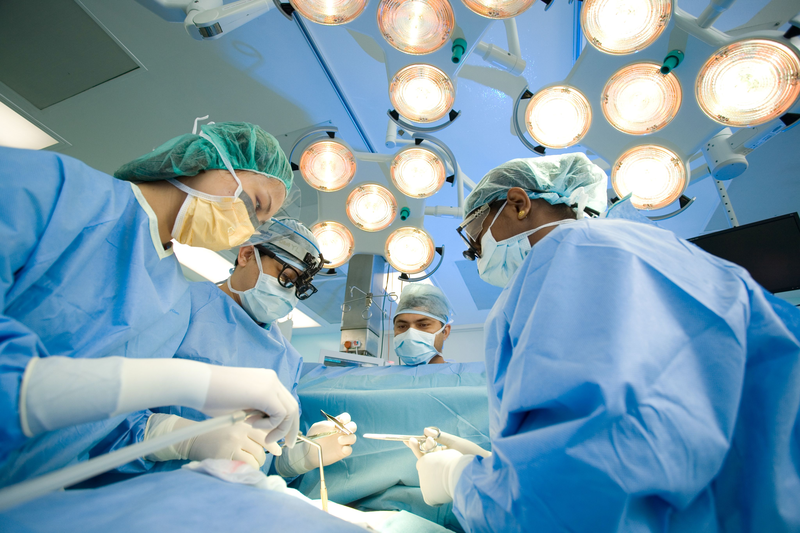 Phẫu thuật là phương pháp chính trong điều trị u đầu tụy