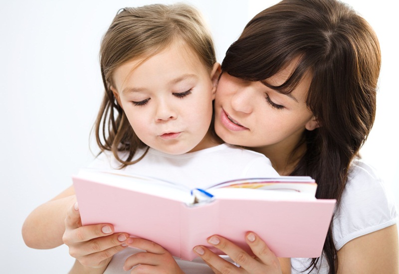 Khuyến khích trẻ đọc sách để tăng chỉ số IQ