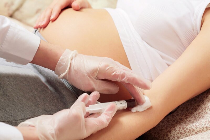 Mẹ bầu cần xét nghiệm công thức máu khi đi khám thai 12 tuần