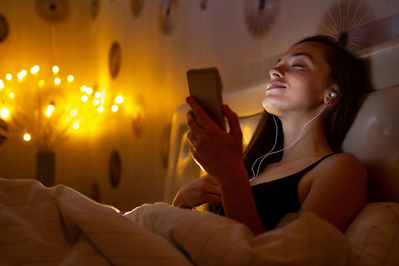 Bạn có thể nghe nhạc thư giãn trước khi đi ngủ