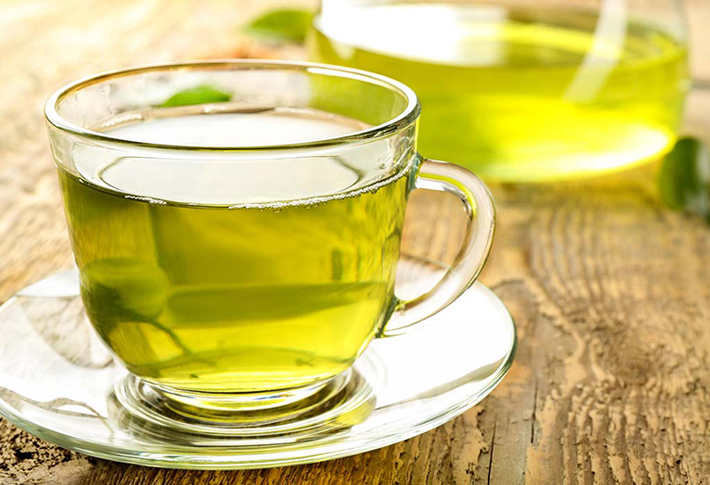 Ngoài tác dụng thanh lọc cơ thể, các loại thảo dược như: trà xanh,… cũng góp phần giải độc gan hiệu quả
