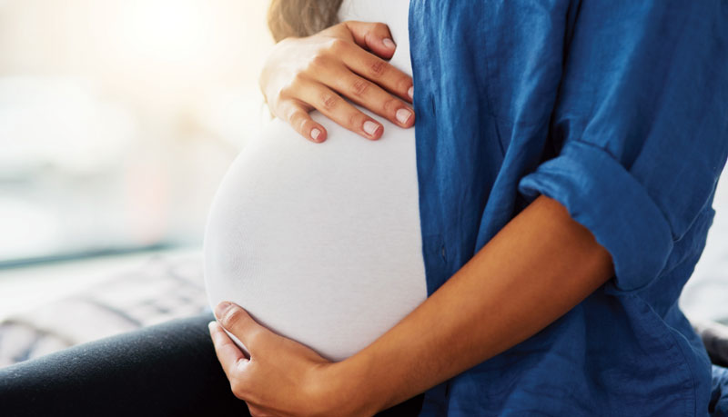  Phụ nữ mang thai nhiễm HIV có nguy cơ cao truyền cho em bé