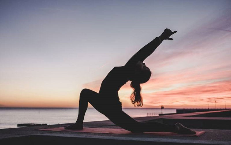 Luyện tập yoga hằng ngày hỗ trợ điều trị lạc nội mạc tử cung