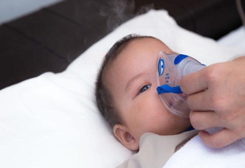 Hạn chế cho trẻ sử dụng oxy liều cao