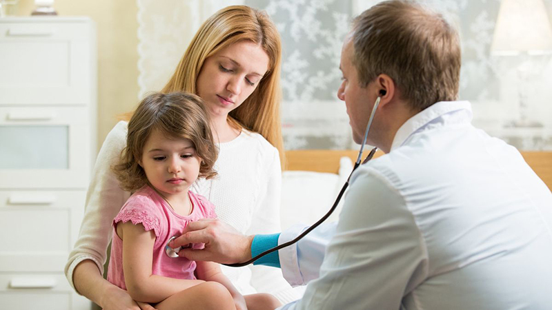 Trẻ bị ốm khi nào nên uống thuốc kháng sinh cần phải qua quá trình thăm khám để có câu trả lời chính xác