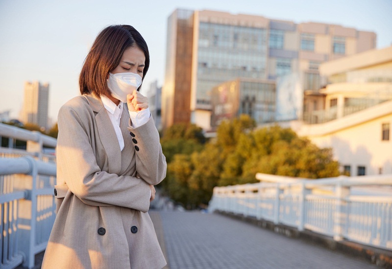 Mặc ấm khi trời lạnh để tránh nguy cơ khởi phát triệu chứng hen suyễn