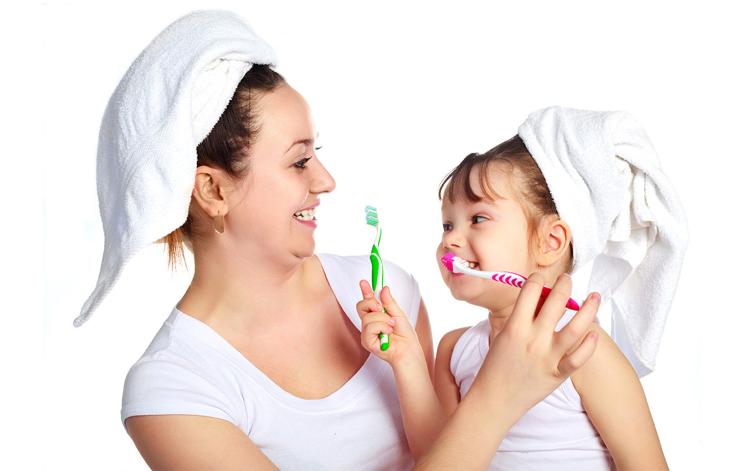  Cùng đánh răng để tạo hứng thú cho trẻ