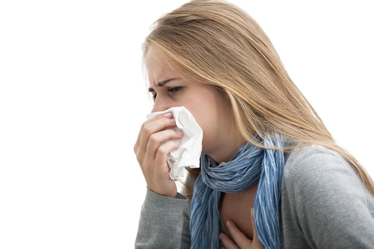 Triệu chứng viêm mũi họng cấp do vi khuẩn thường nặng hơn so với virus
