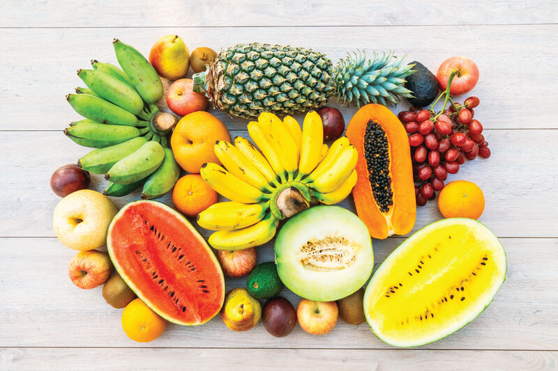 Rau xanh và trái cây tươi rất tốt cho bệnh nhân đường huyết cao