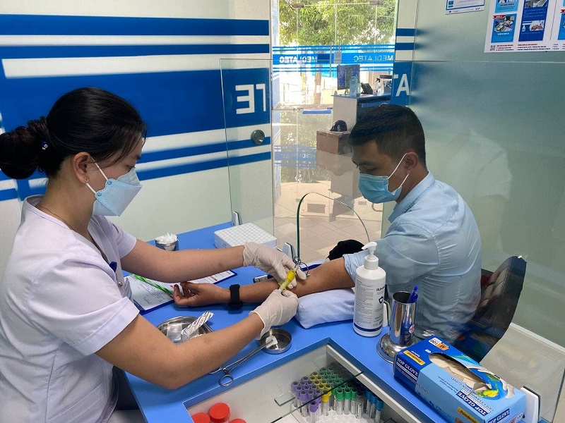 Người dân xét nghiệm kiểm tra, theo dõi sức khỏe trực tiếp tại trung tâm xét nghiệm MEDLATEC Đắk Lắk