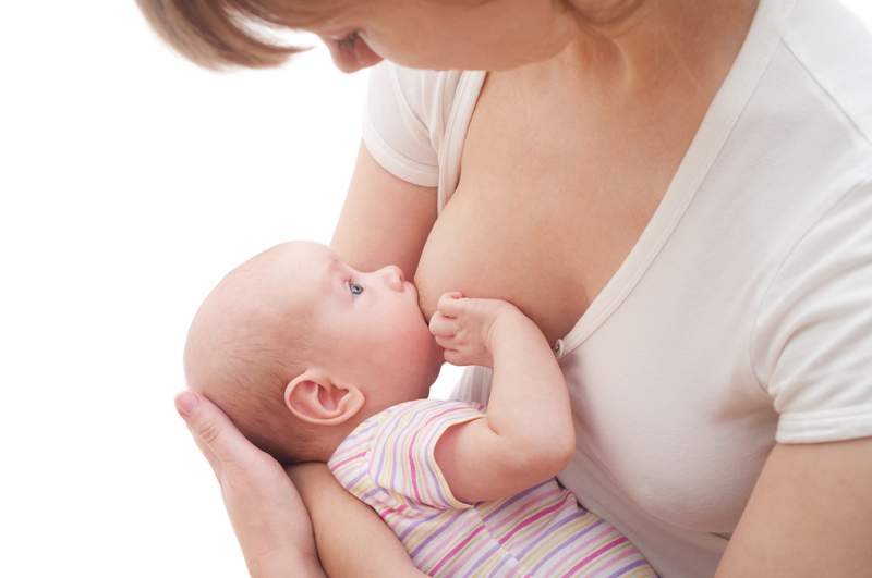 Trẻ 6 tháng đầu được cấp đủ protein từ bú sữa mẹ