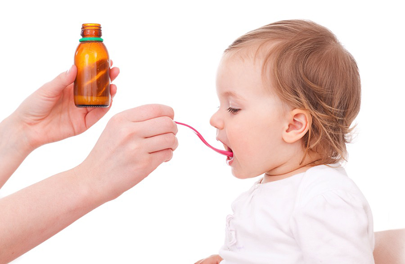 Dùng thuốc tây y hay dân gian đều có thể giúp hạ sốt ở trẻ nhỏ hiệu quả