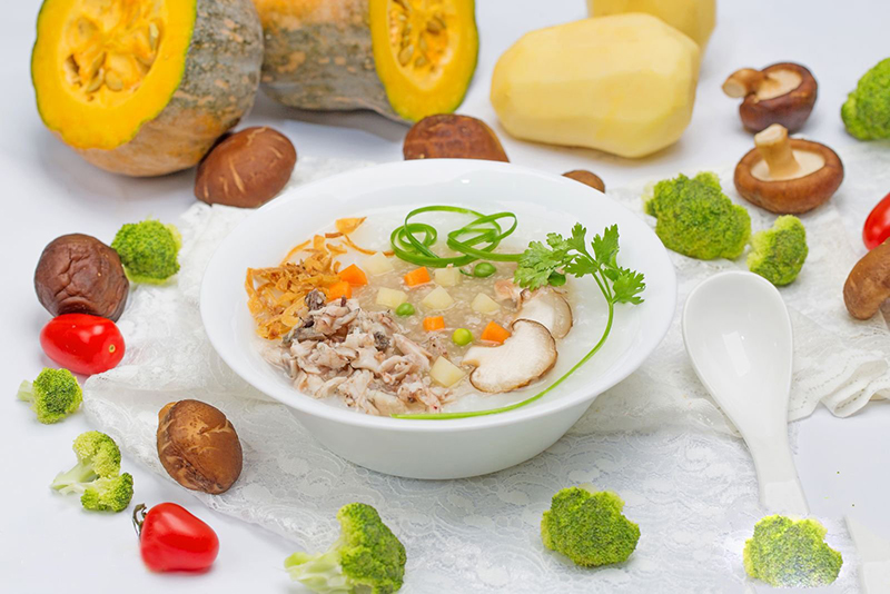 Những món súp thơm ngon, dễ tiêu hóa sẽ giúp trẻ tăng cường hệ miễn dịch sau khi tiêm 