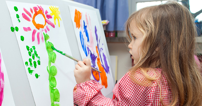 Vẽ tranh giúp kích thích tư duy sáng tạo của trẻ