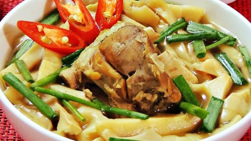 Cảnh giác món ăn khoái khẩu Việt ngày Tết là “khắc tinh” của sức khỏe