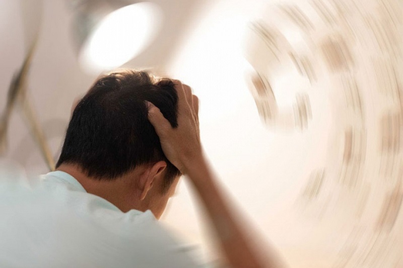 Nhức đầu migraine gây khó chịu bởi cơn đau có tính chất chu kỳ 
