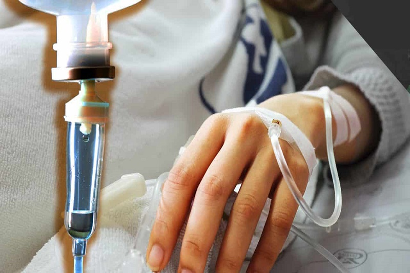  Trong trường hợp bệnh nhân bị suy thận thì ngoài hóa trị bác sĩ sẽ kết hợp với phương pháp thay huyết tương nếu canxi trong máu tăng