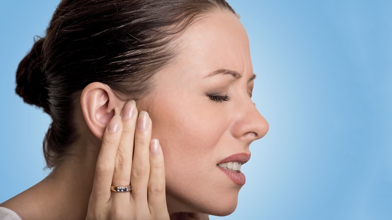 Rối loạn viêm khớp hàm thái dương gây ra các khó khăn trong việc đóng, mở hàm của người bệnh