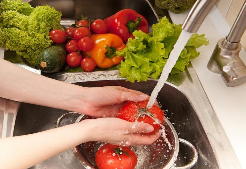 Cần tuân thủ nguyên tắc đảm bảo vệ sinh thực phẩm trước khi ăn để tránh nhiễm khuẩn dạ dày