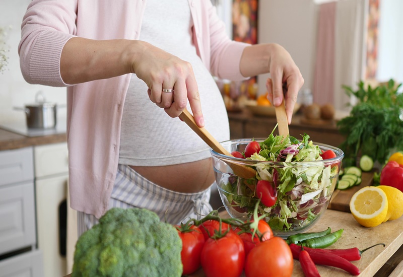 Mẹ bầu cần bổ sung dinh dưỡng đầy đủ để phòng ngừa nguy cơ sinh non