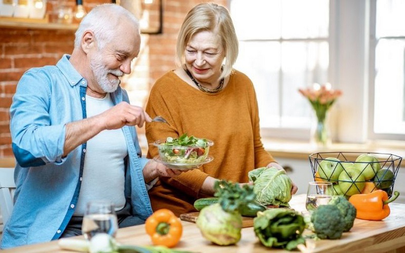 Rối loạn mỡ máu ở người cao tuổi nên ăn gì để không gây ảnh hưởng xấu đến tiến trình điều trị 