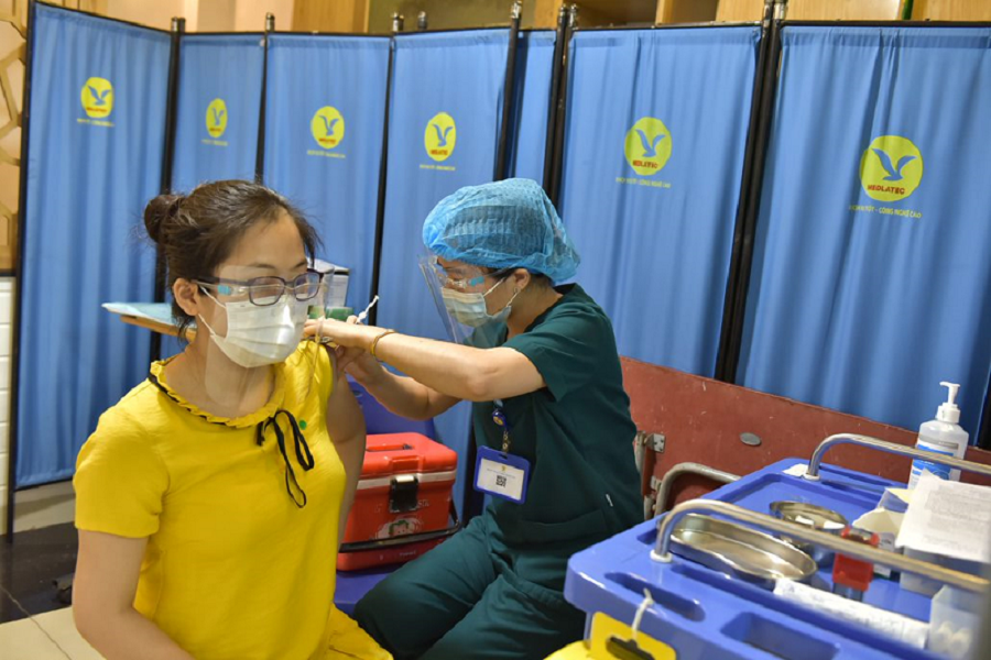Đội ngũ thực hiện tiêm chủng ngừa COVID-19 của BVĐK MEDLATEC từng thực hiện hơn 300 mũi tiêm/ ngày 