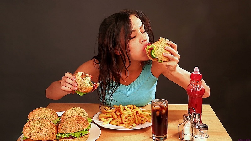 Thói quen ăn uống không lành mạnh có thể khiến nồng độ lipid trong máu tăng